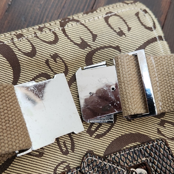 Vintage Y2K Guess Belt Bag - Picture 7 of 16